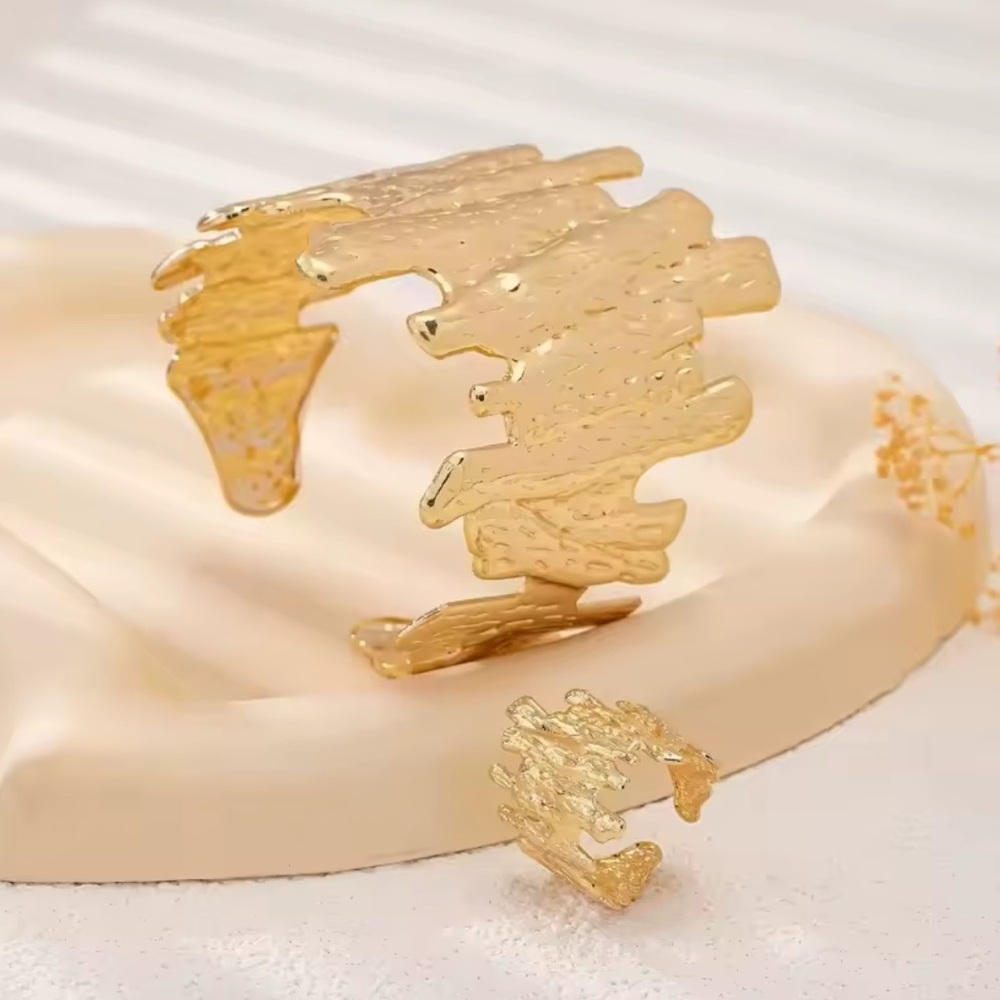 Gold Textured Geometric Pleated Open Bracelet Ring Set Minimalist Jewelry - Picture 3 of 3